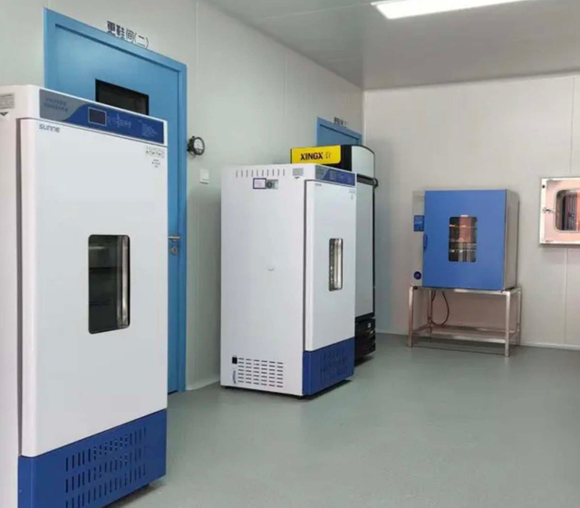 Lab with Plant Extract Equipment